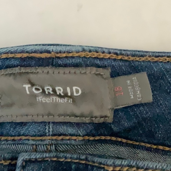 Torrid 3” Raw Hem High Waist Shorts Size 18 - Picture 5 of 5